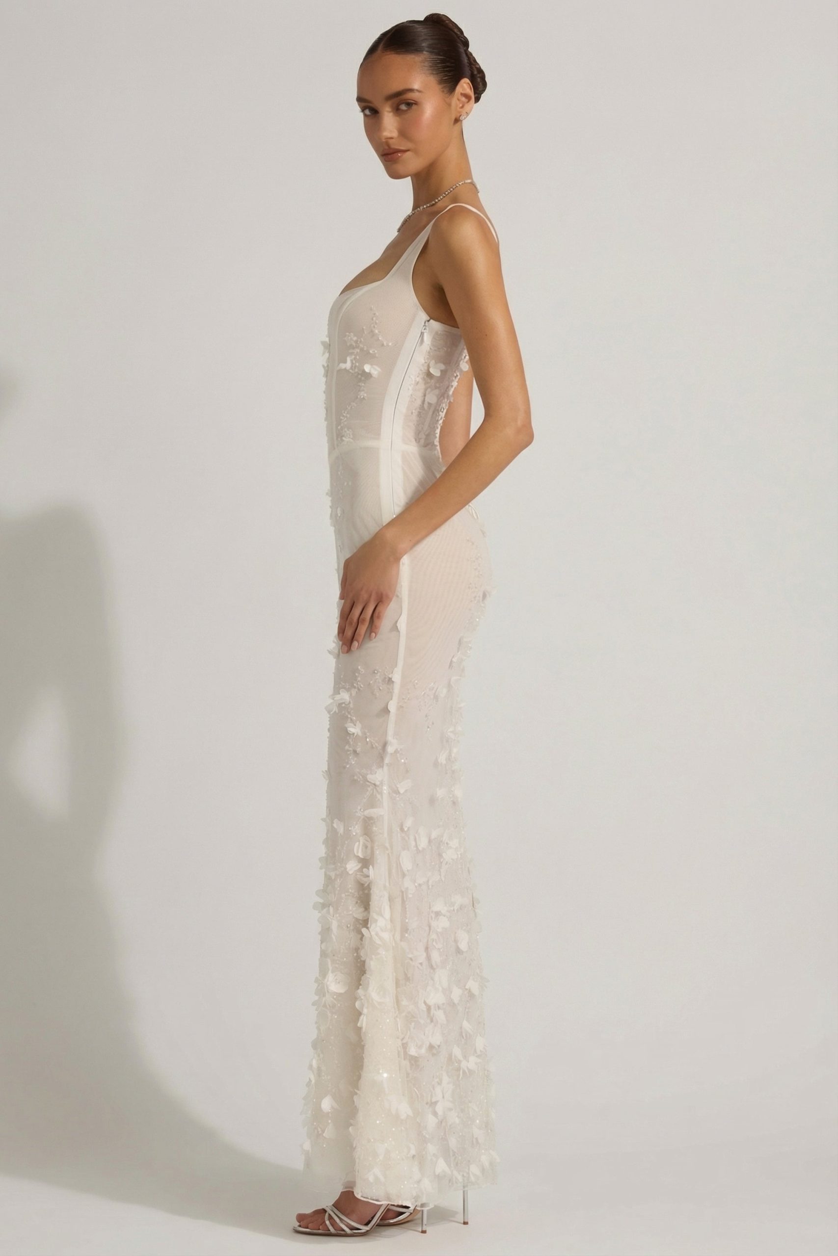 Embellished Appliqu?? Soft-Scoop Corset Gown in White - Image 3