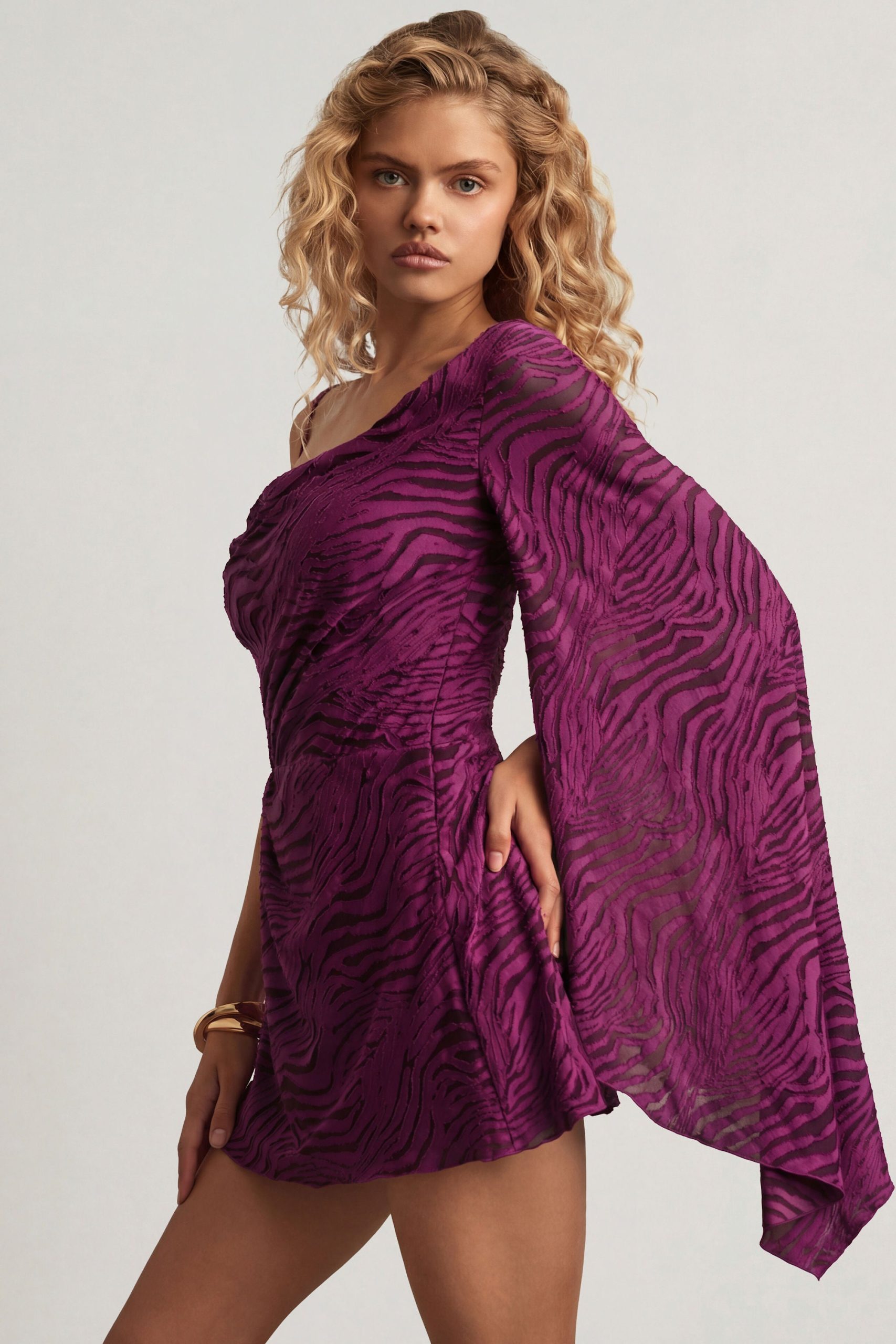 Devor?? One-Sleeve A-Line Mini Dress in Berry Purple - Image 6