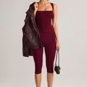 Modal Mid-Rise Capri Leggings in Wine