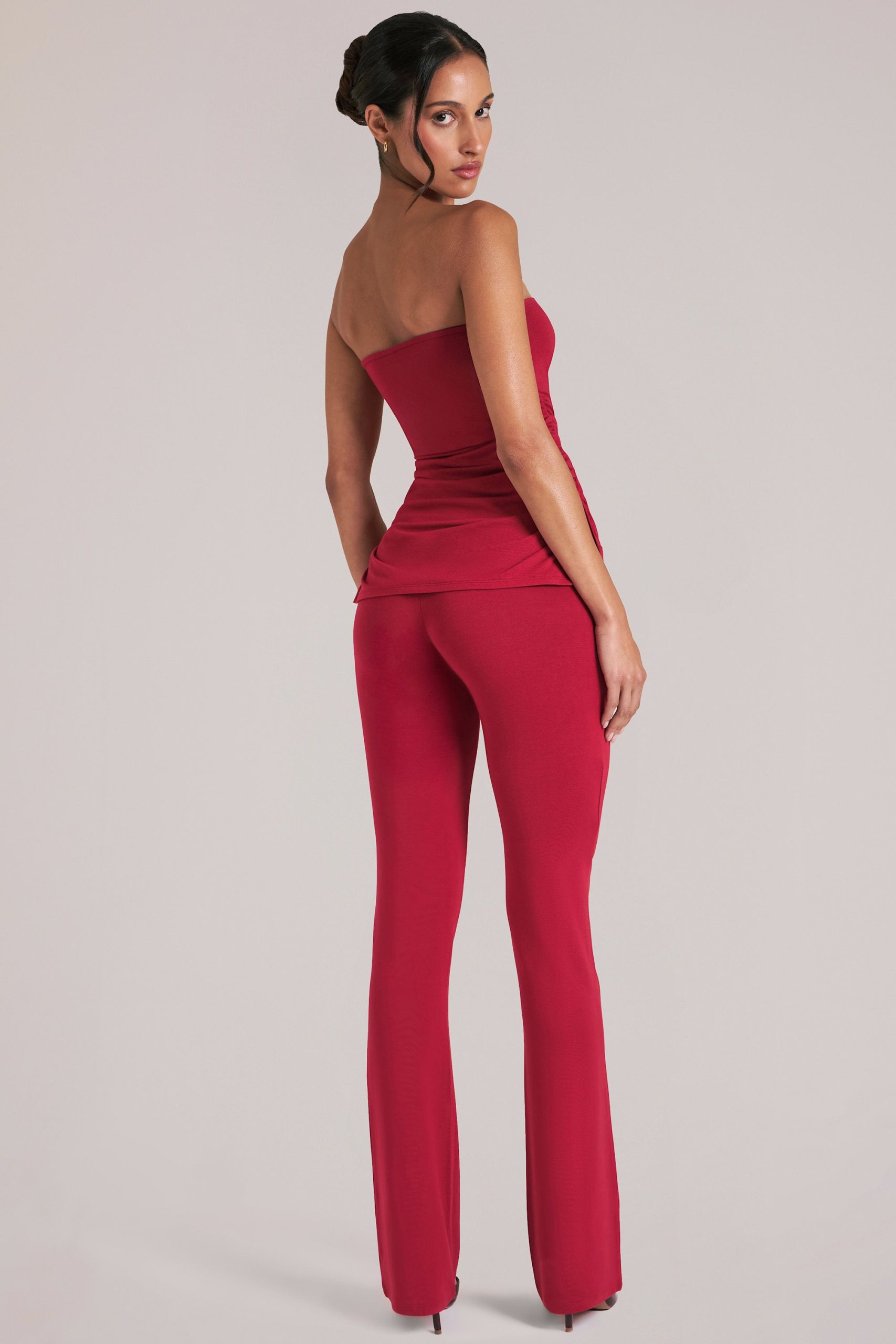 Mid-Rise Fitted Trousers in Cherry Red - Image 2