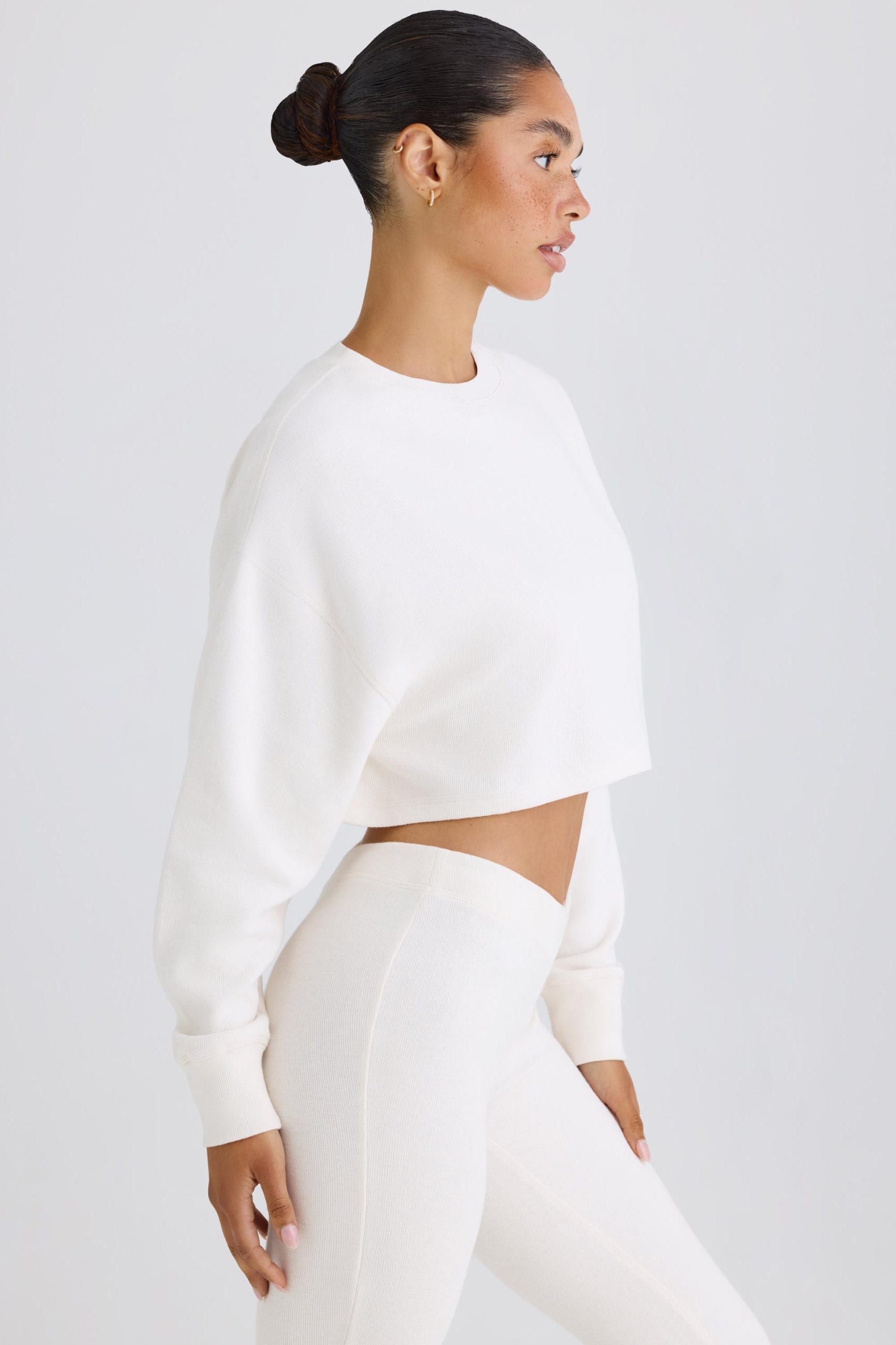 Textured Cotton Jersey Open-Back Cropped Sweatshirt in White - Image 3