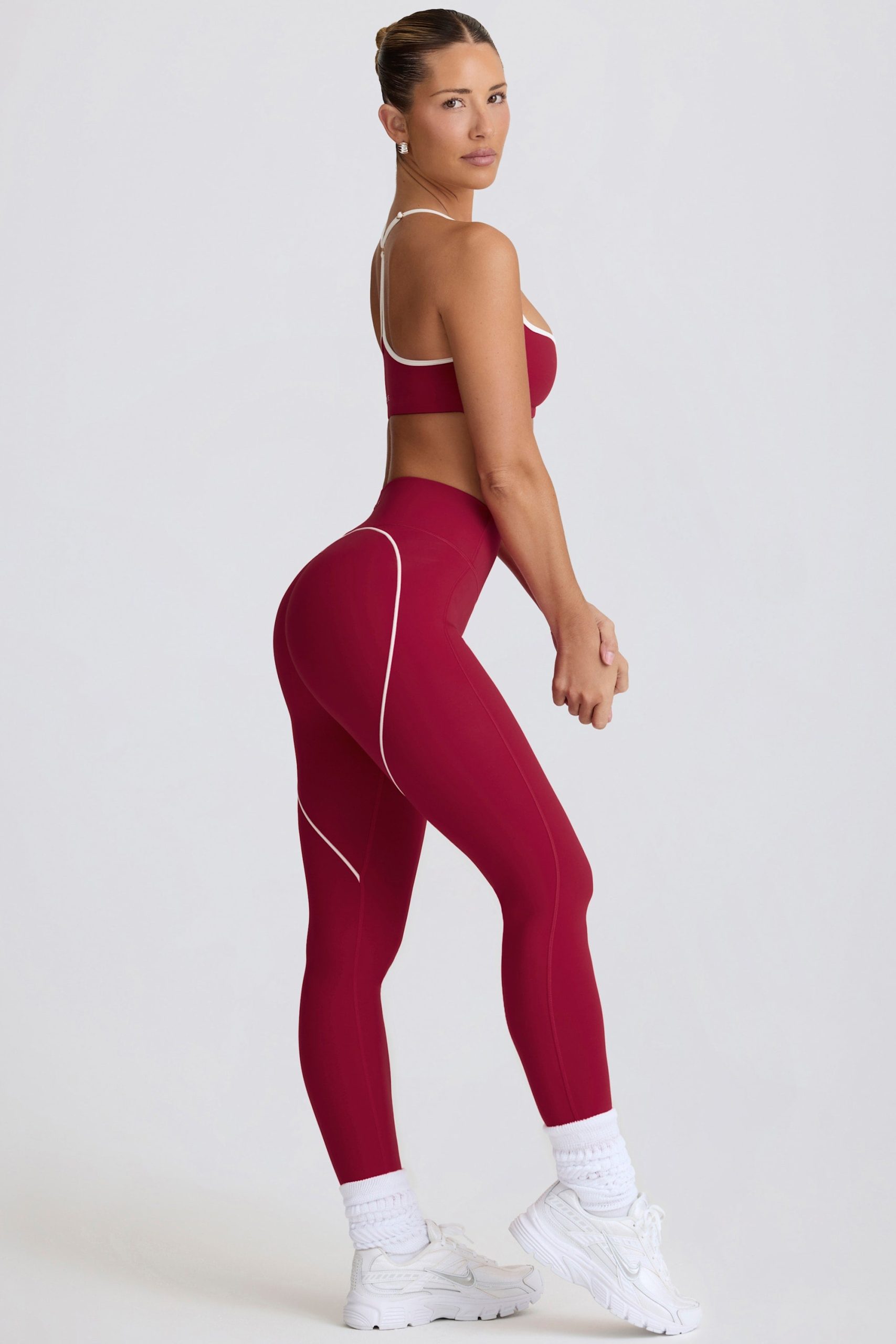 Soft Active Mid-Rise Leggings in Burgundy - Image 3