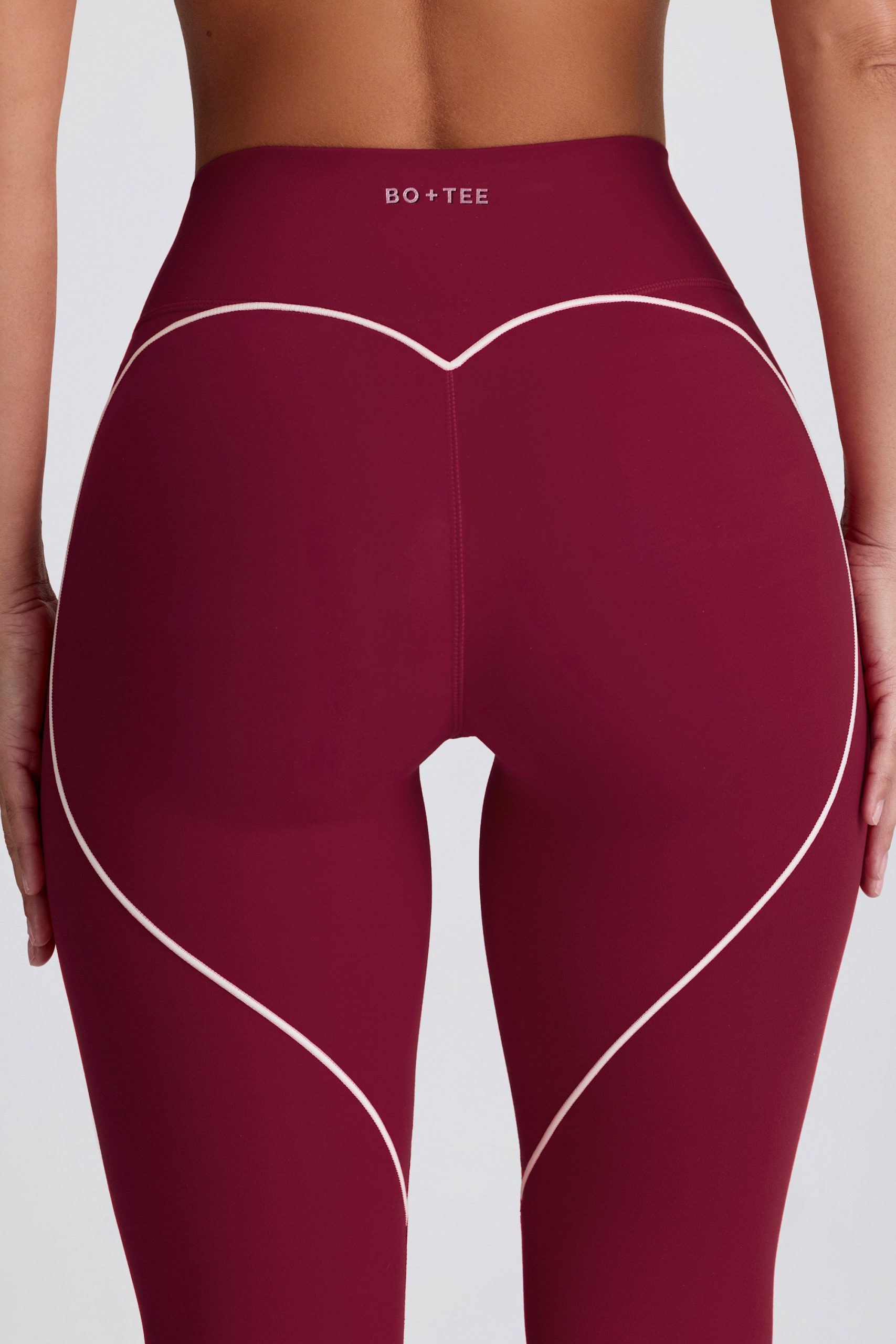 Soft Active Mid-Rise Leggings in Burgundy - Image 4