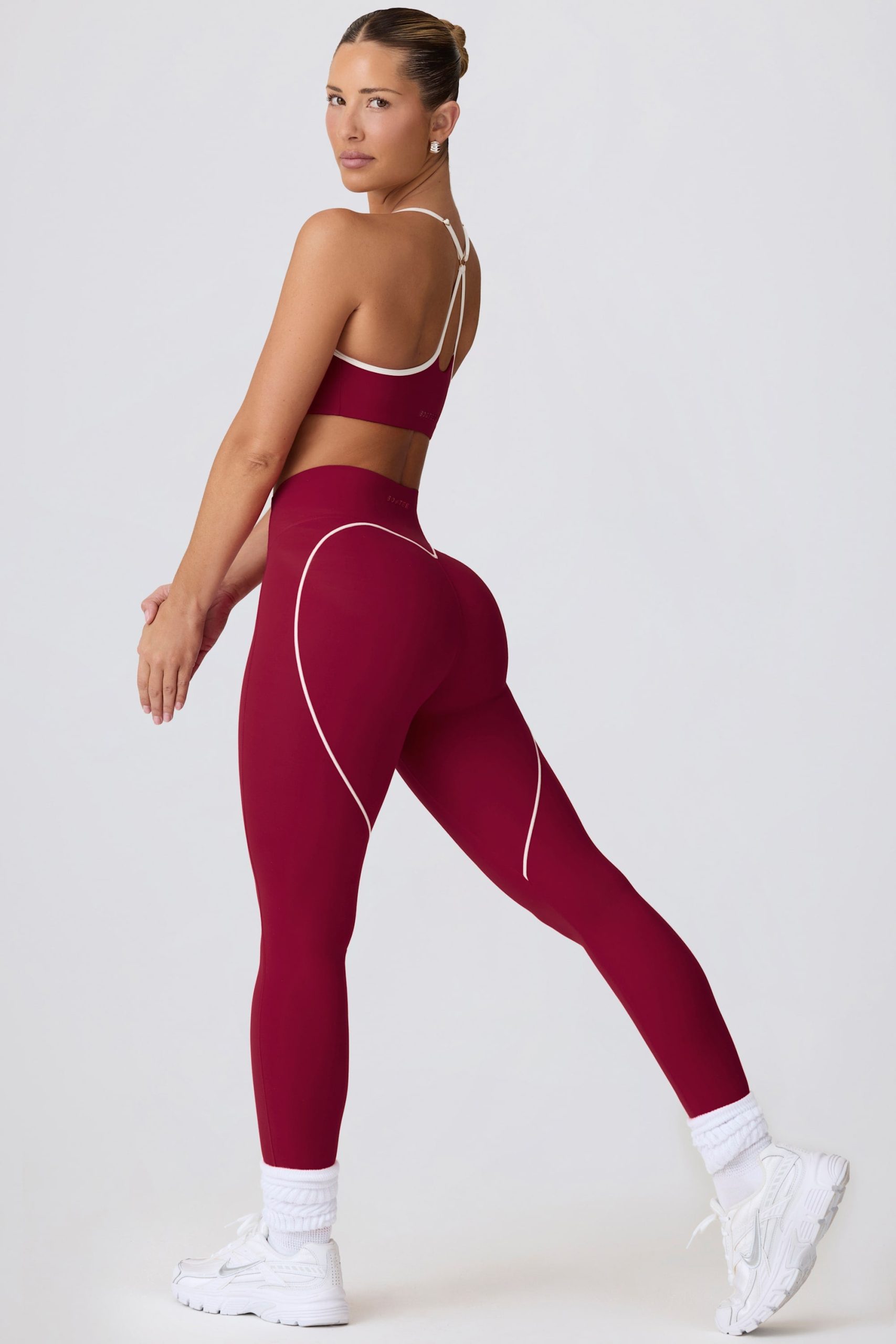 Soft Active Mid-Rise Leggings in Burgundy - Image 6