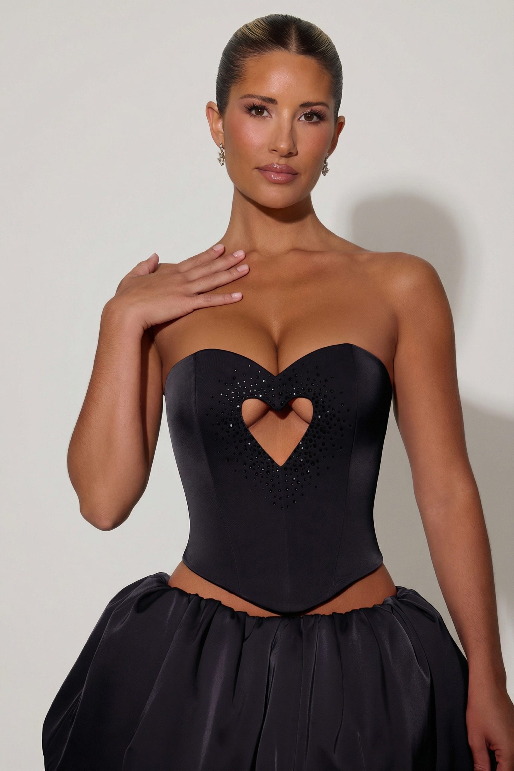 Embellished Heart Cut-Out Strapless Corset Top in Black - Image 4