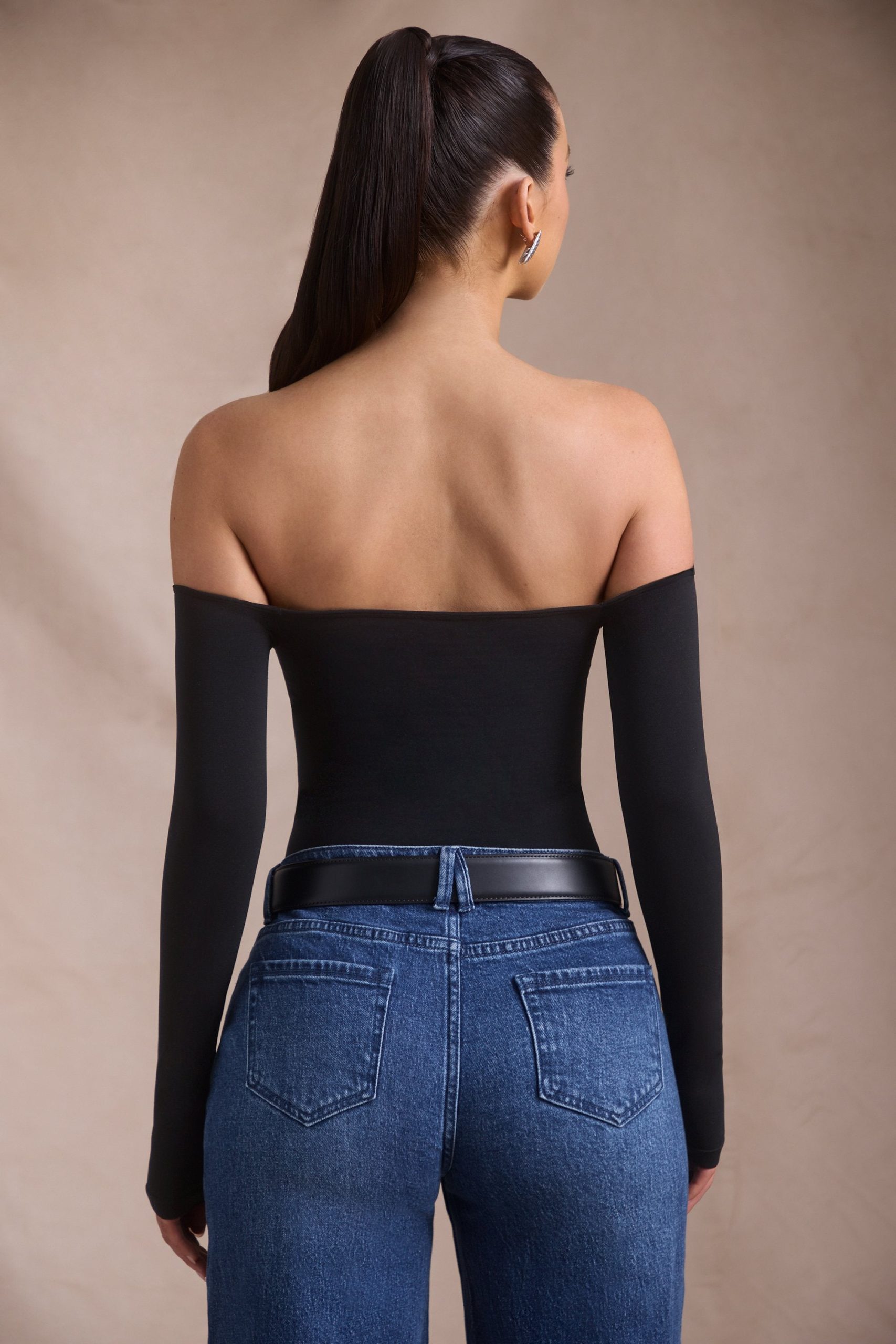 Seamless Off-Shoulder Long-Sleeve Bodysuit in Black - Image 3