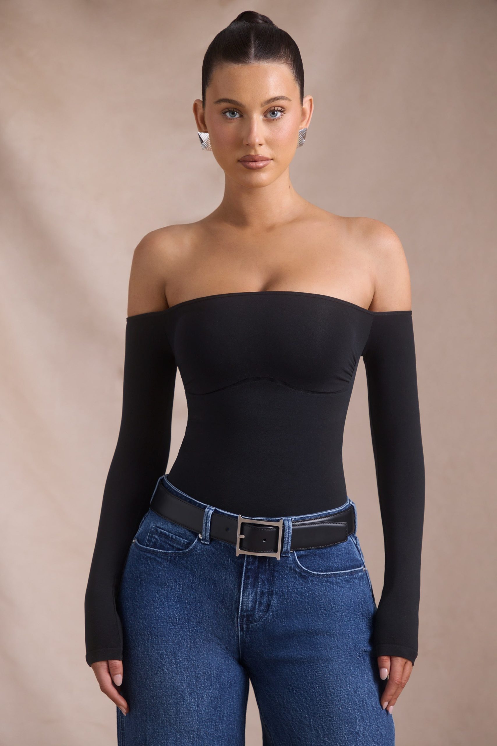 Seamless Off-Shoulder Long-Sleeve Bodysuit in Black - Image 5