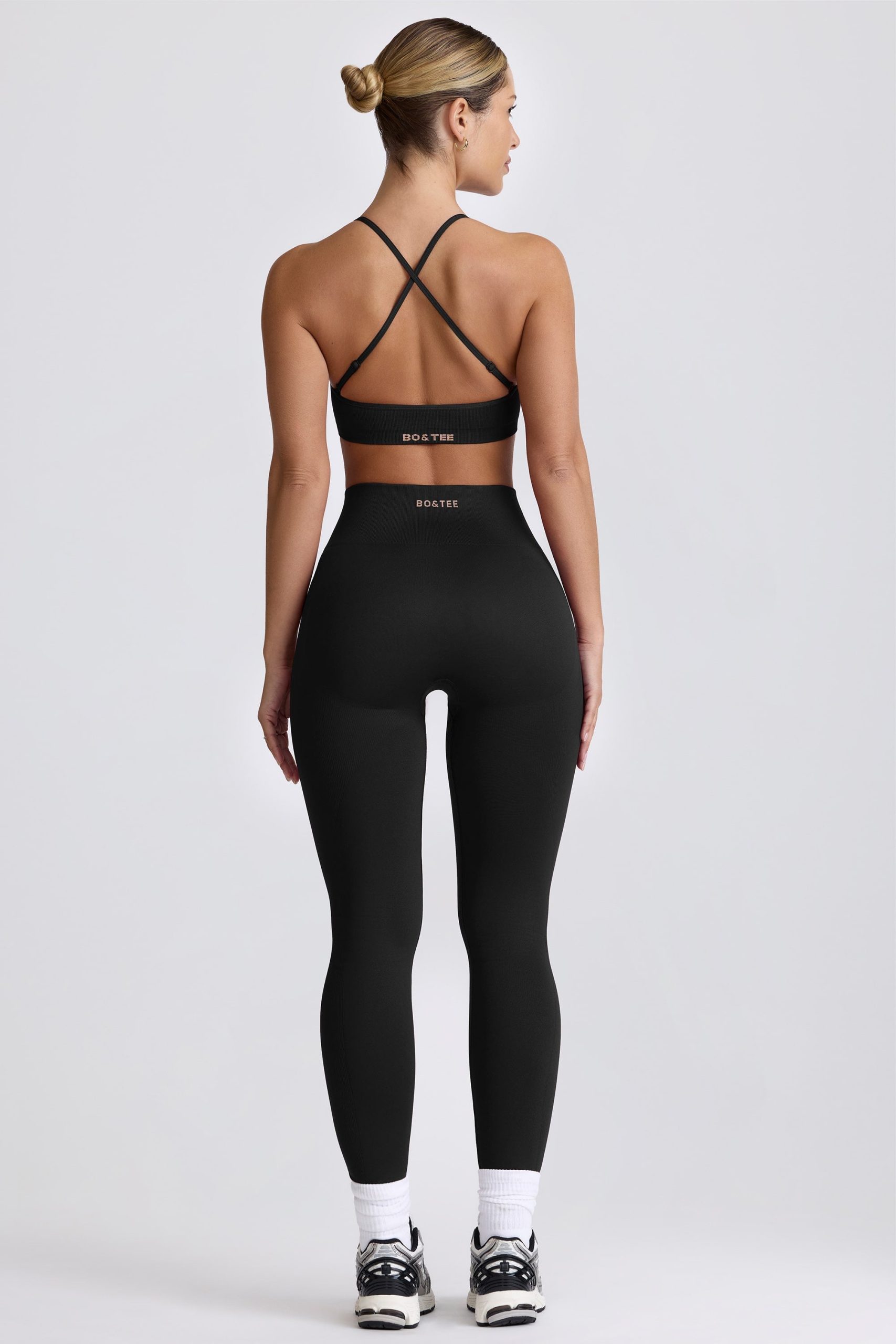 Super Sculpt Seamless Leggings in Black - Image 3