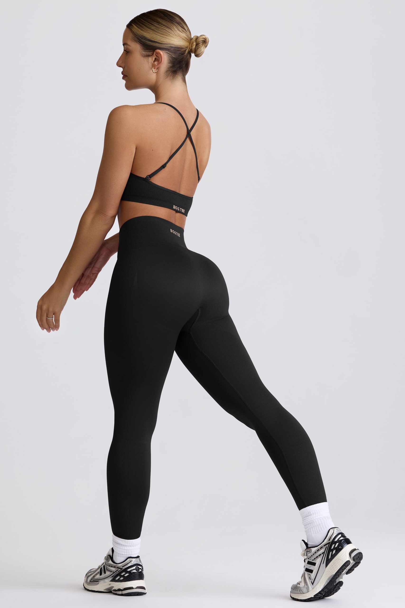 Super Sculpt Seamless Leggings in Black - Image 9
