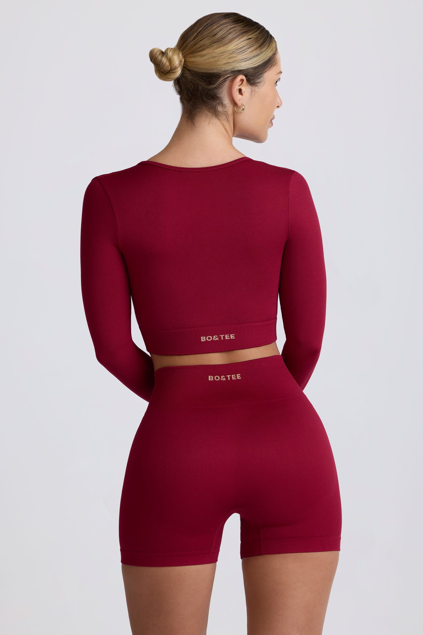 Super Sculpt Seamless Long-Sleeve Crop Top in Burgundy - Image 3