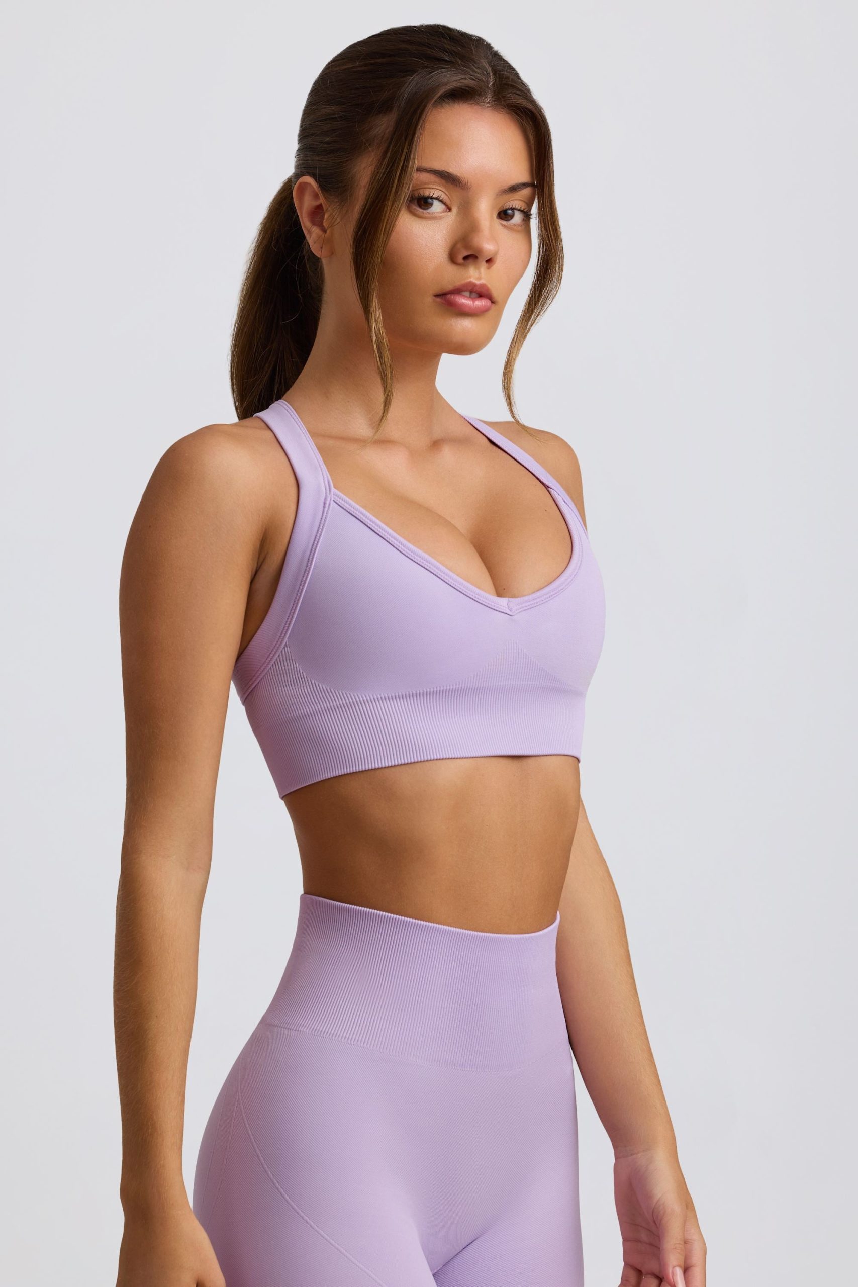 Super Sculpt Seamless Cross-Back Sports Bra in Soft Lilac - Image 5